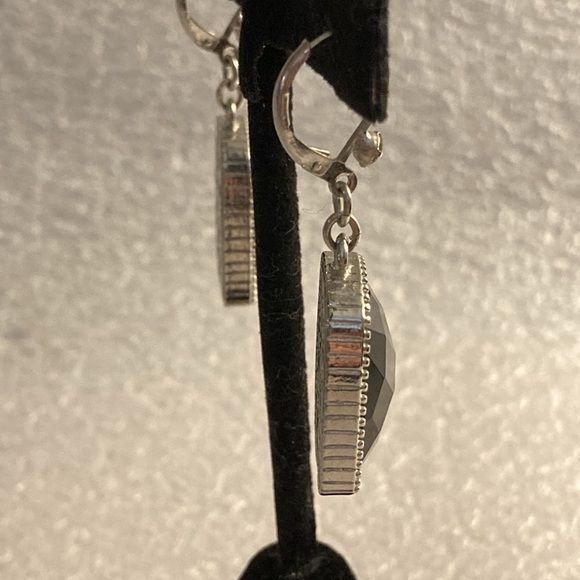 NWOT - Silvertone Lever Back Black Rectangular Stone & Crystal Drop Earring - Picture 8 of 9